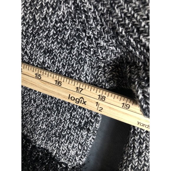 1. State Ladies Black and White Sweater Fuzzy Trim Sleeves and Waist Size Small - Picture 11 of 15